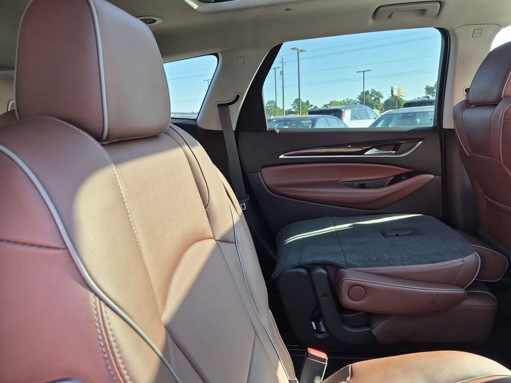 Used 2019 Buick Enclave Avenir FWD image 32