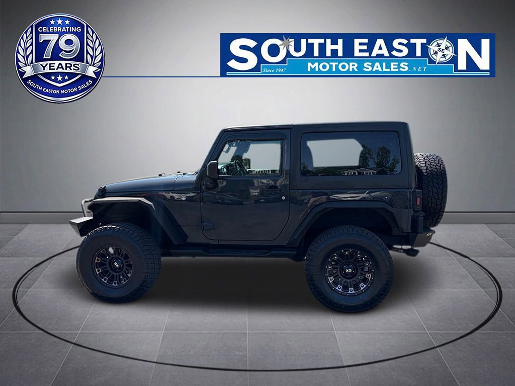 Used 2016 Jeep Wrangler Sahara w/ Connectivity Group AWD/4WD image 8