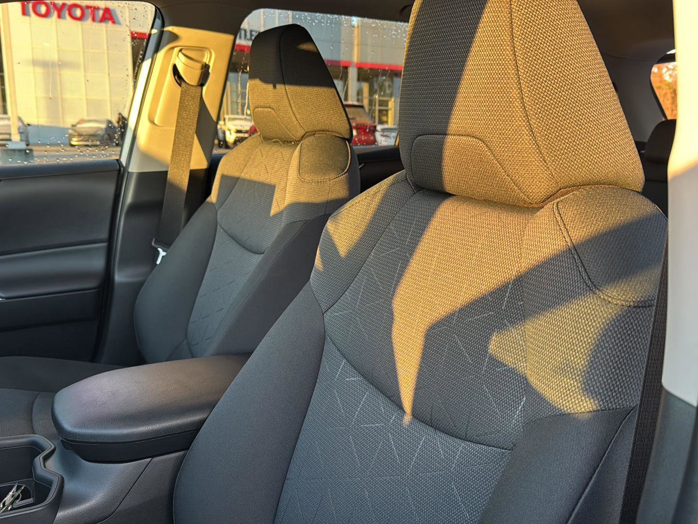 Used 2025 Toyota RAV4 XLE image 25