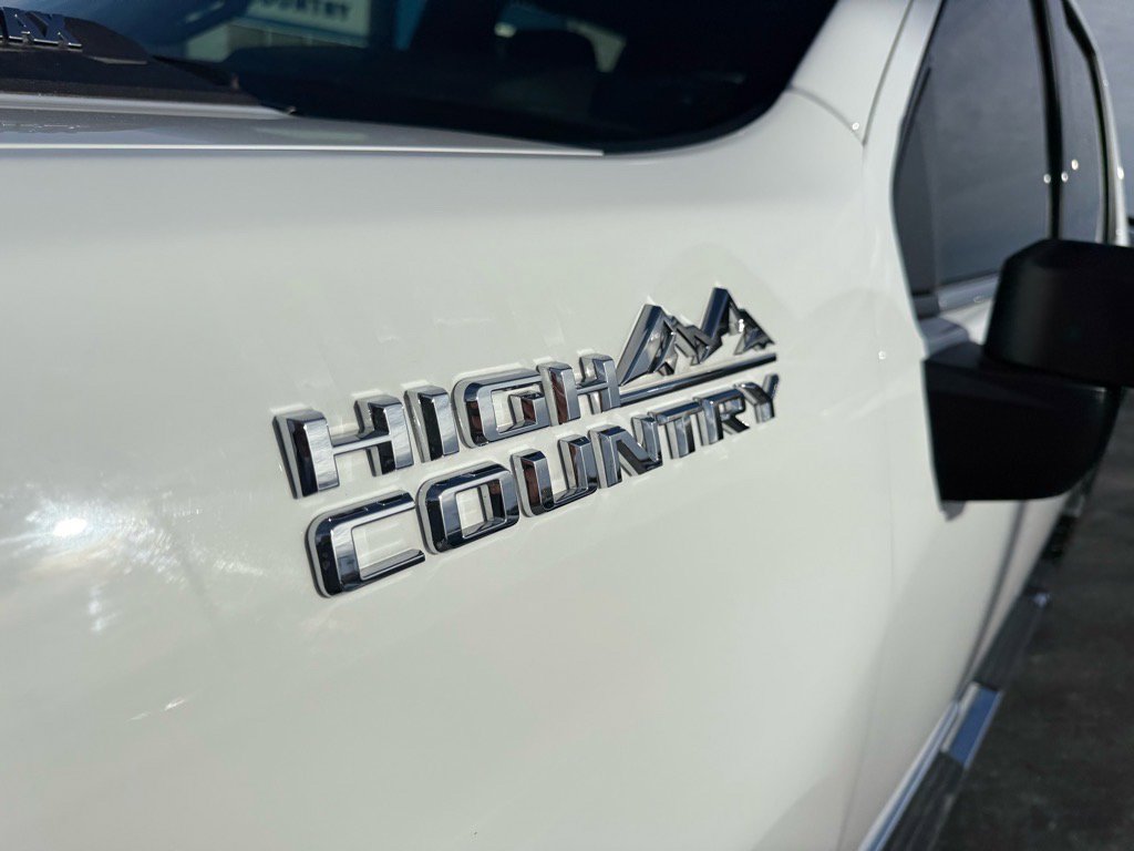 Used 2025 Chevrolet Silverado 2500 High Country w/ High Country Premium Package image 11