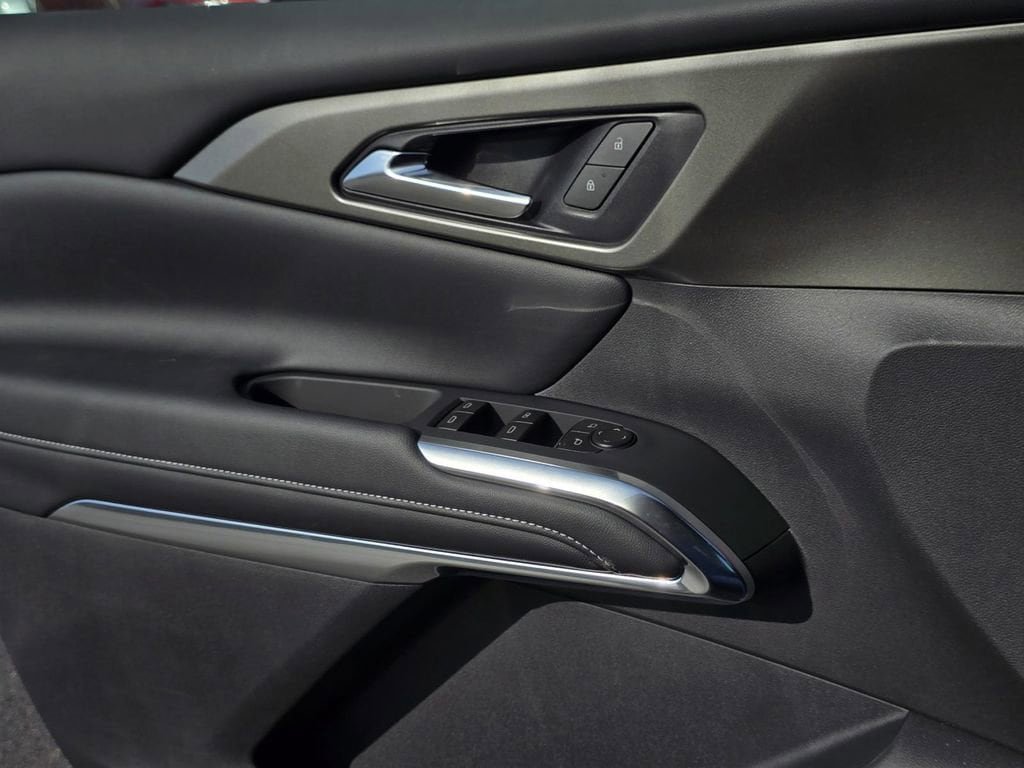 New 2026 Chevrolet Traverse LT w/ Driver Confidence Package image 17