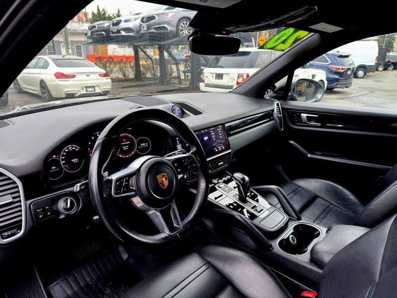 Used 2020 Porsche Cayenne image 17