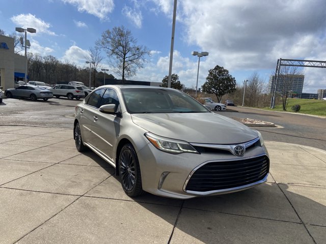 Used 2017 Toyota Avalon Touring image 2