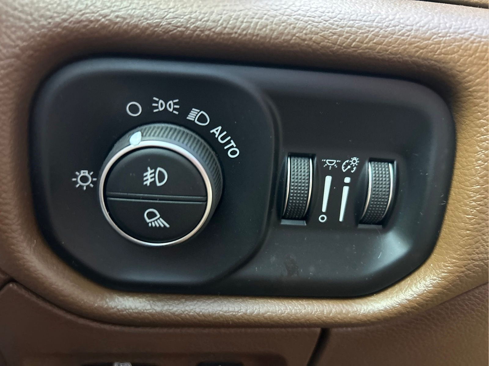 Used 2021 RAM 1500 Laramie RWD image 25