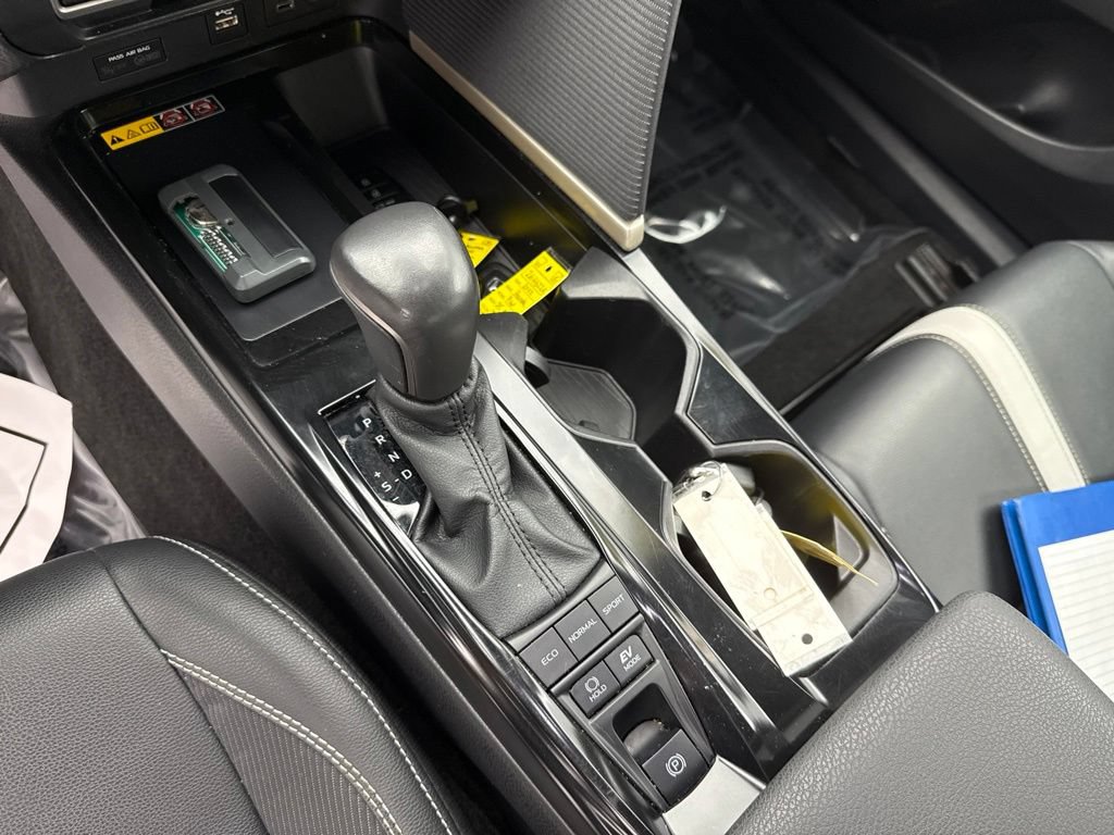 Used 2025 Toyota Camry SE FWD image 24