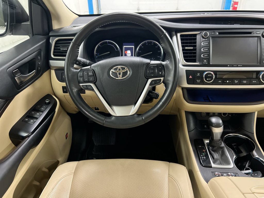 Used 2019 Toyota Highlander AWD Hybrid image 11