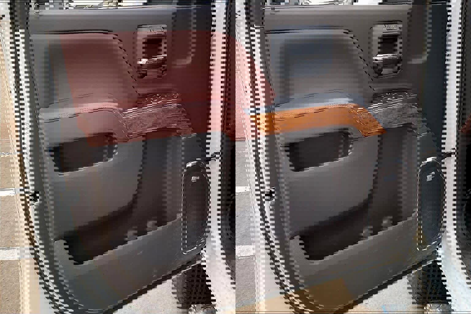 Used 2015 Chevrolet Silverado 2500 High Country w/ Duramax Plus Package AWD/4WD image 22