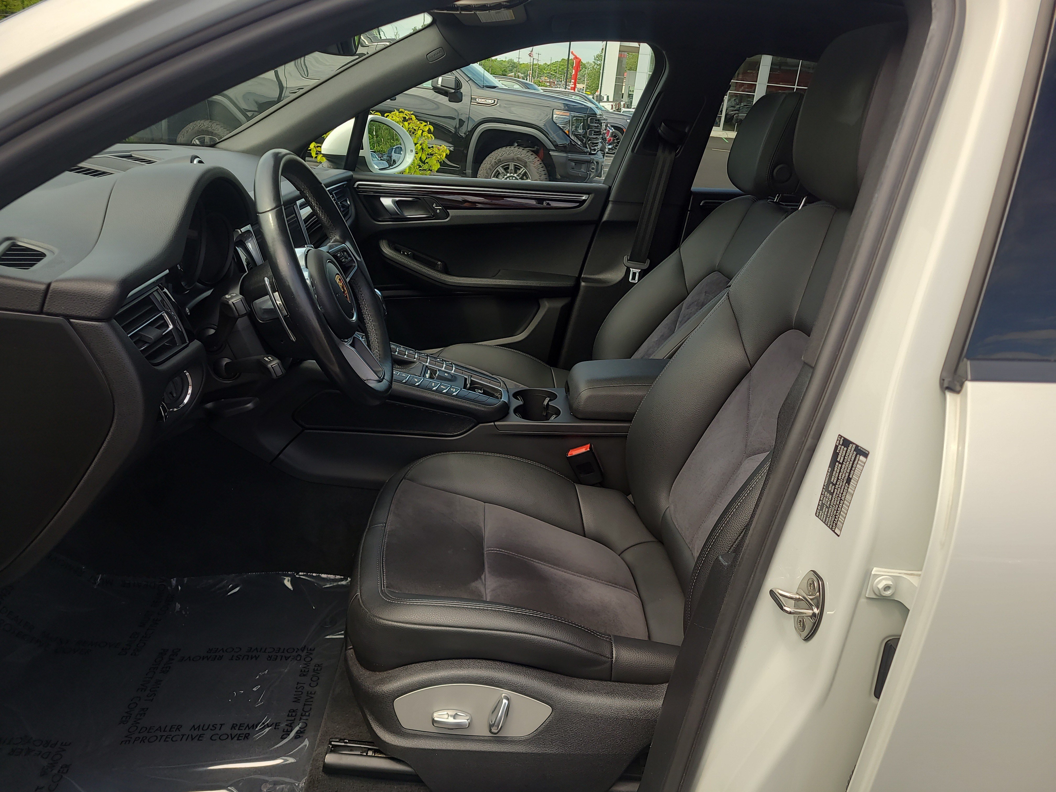 Used 2021 Porsche Macan AWD/4WD image 16