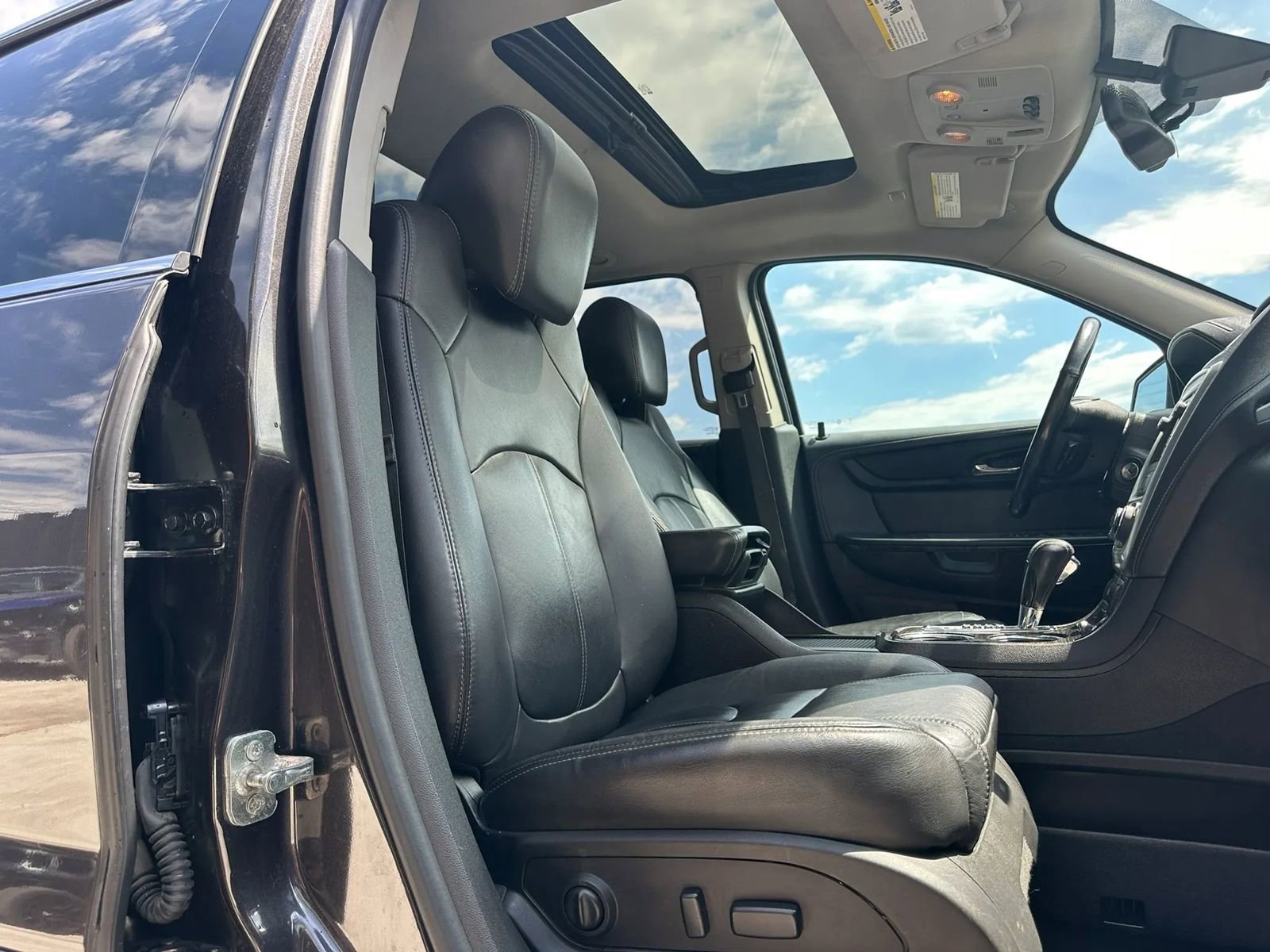Used 2017 GMC Acadia Limited SLT AWD/4WD image 13