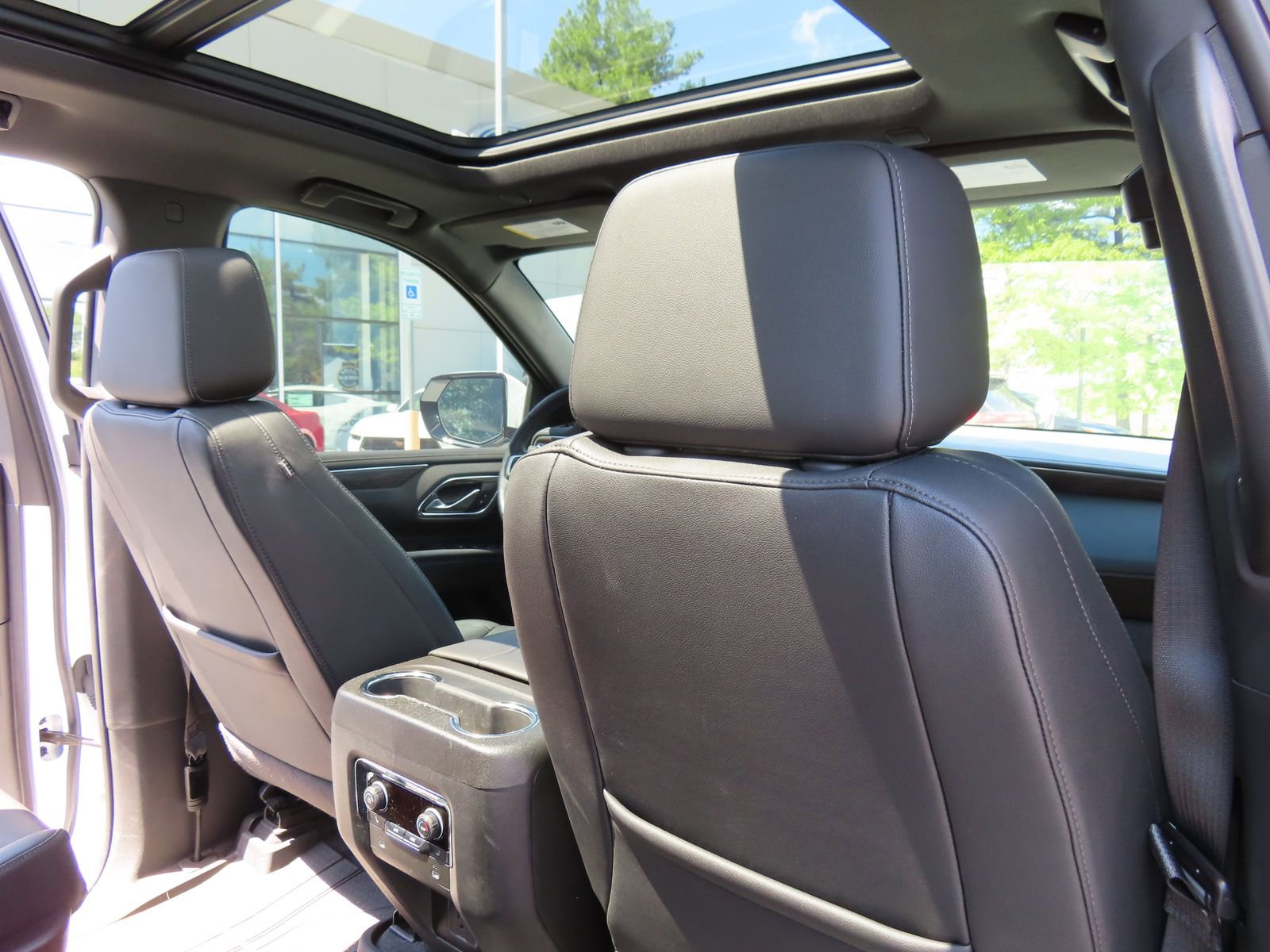 Used 2022 Chevrolet Tahoe LT w/ Luxury Package AWD/4WD image 33