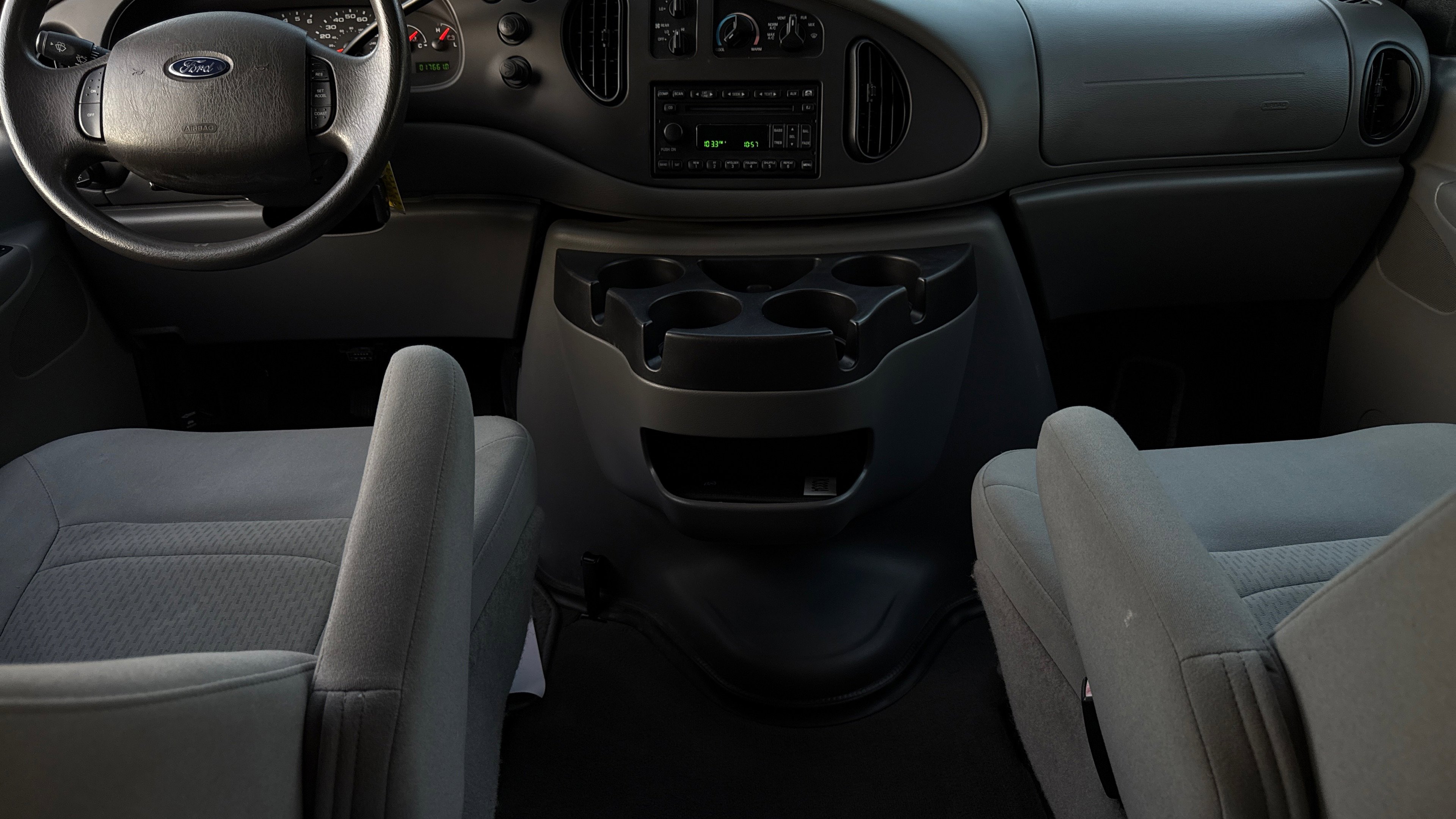 Used 2008 Ford E-350 and Econoline 350 XLT image 17