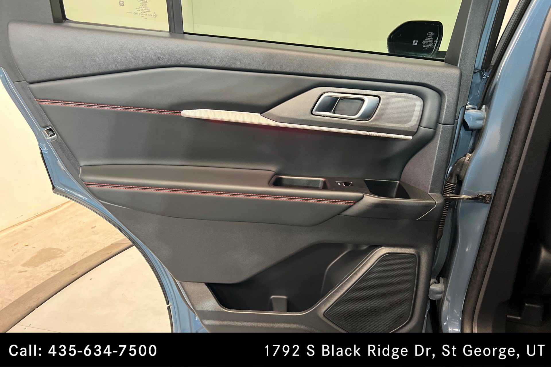 Used 2025 Ford Explorer ST AWD/4WD image 19