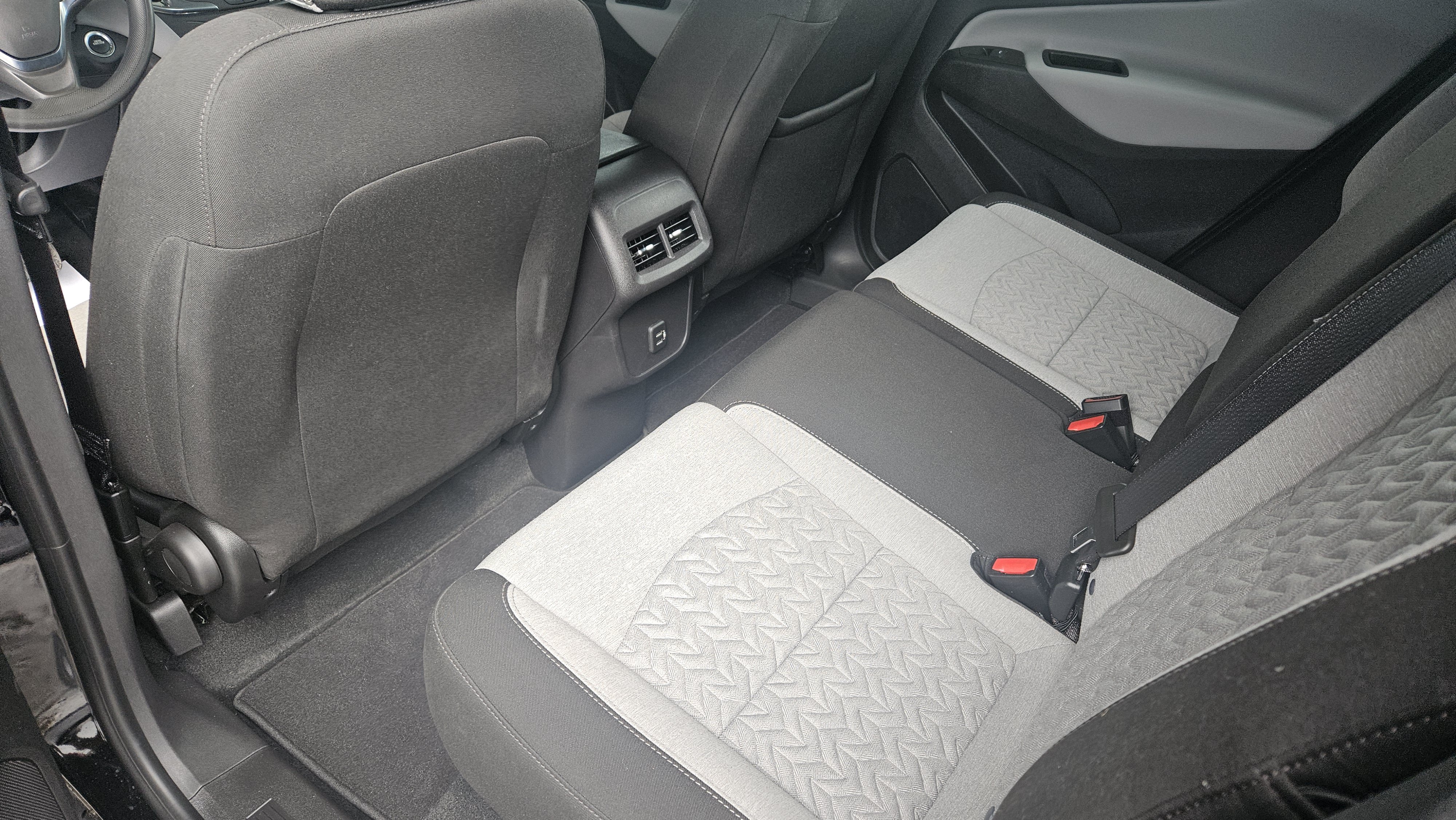 Used 2024 Chevrolet Equinox LS w/ Midnight Edition FWD image 13