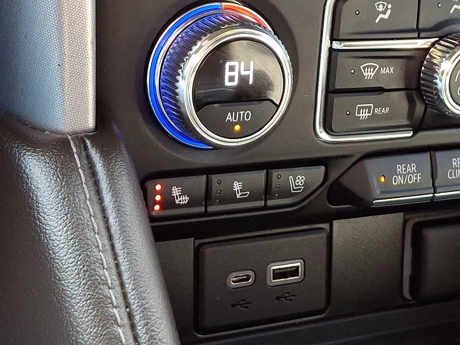 Used 2022 GMC Yukon SLT w/ SLT Luxury Package AWD/4WD image 25