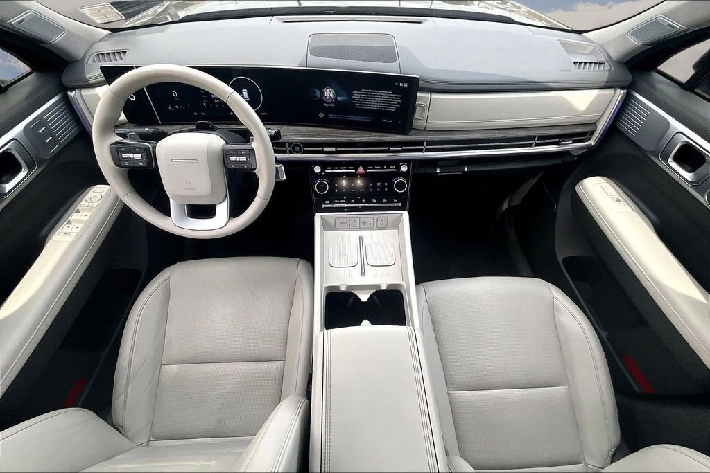 Used 2024 Hyundai Santa Fe Limited image 7