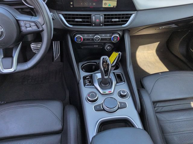Used 2023 Alfa Romeo Giulia Veloce RWD image 18
