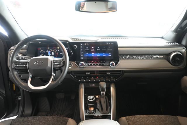 Used 2024 Chevrolet Colorado ZR2 w/ Technology Package image 12