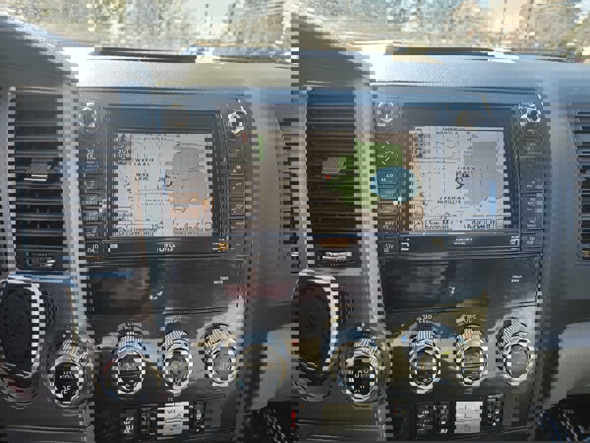 Used 2012 Toyota Sequoia Platinum image 18