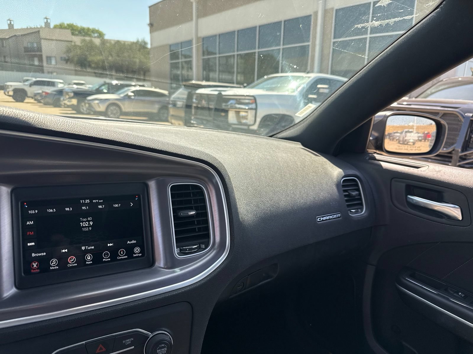 Used 2022 Dodge Charger SXT RWD image 21
