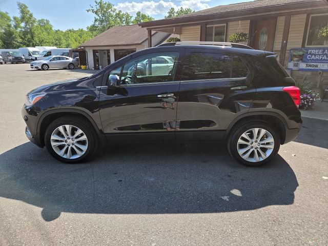 Used 2020 Chevrolet Trax Premier w/ LPO, Cargo Package AWD/4WD image 3
