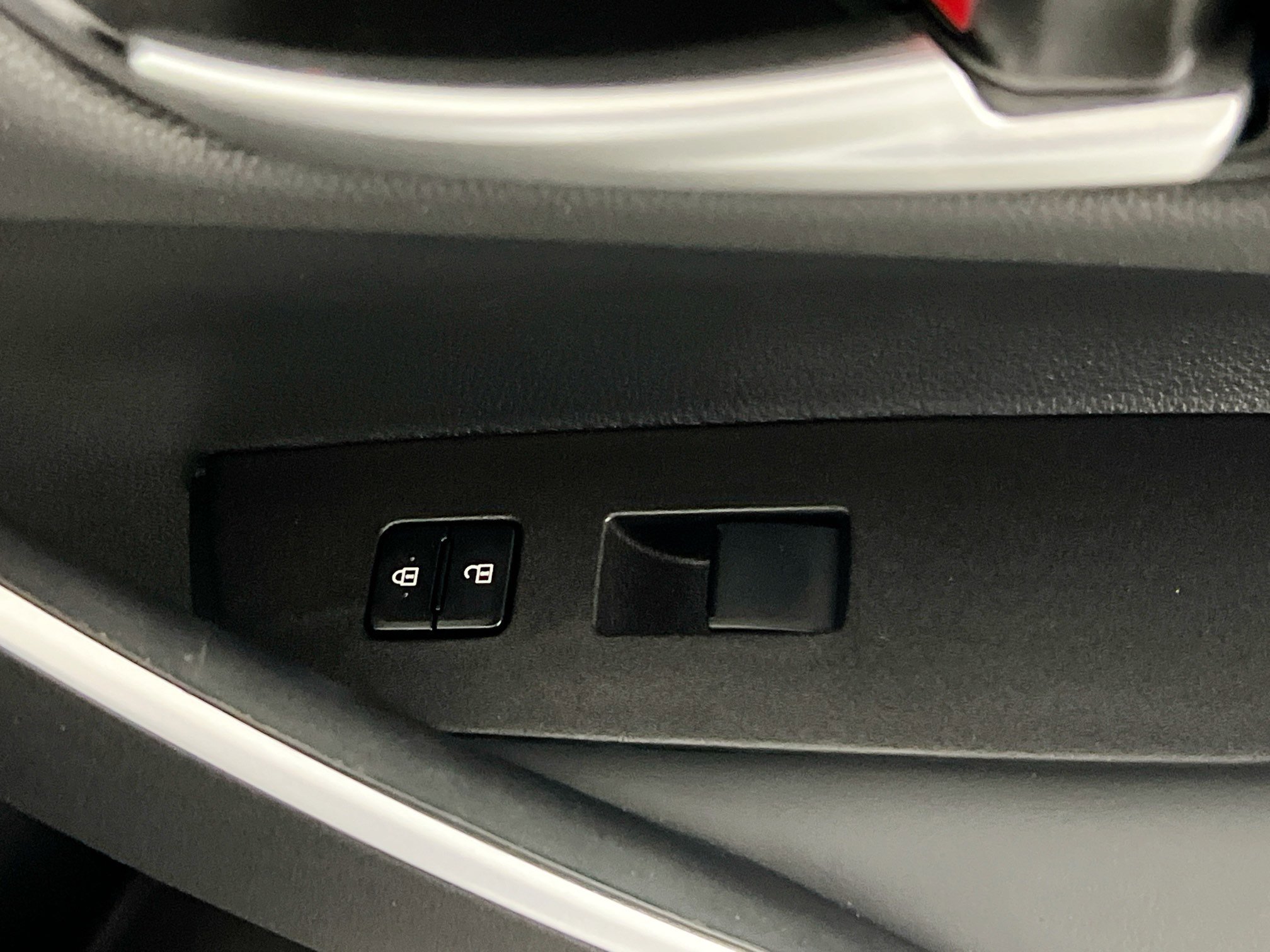 Used 2025 Toyota Corolla SE image 32