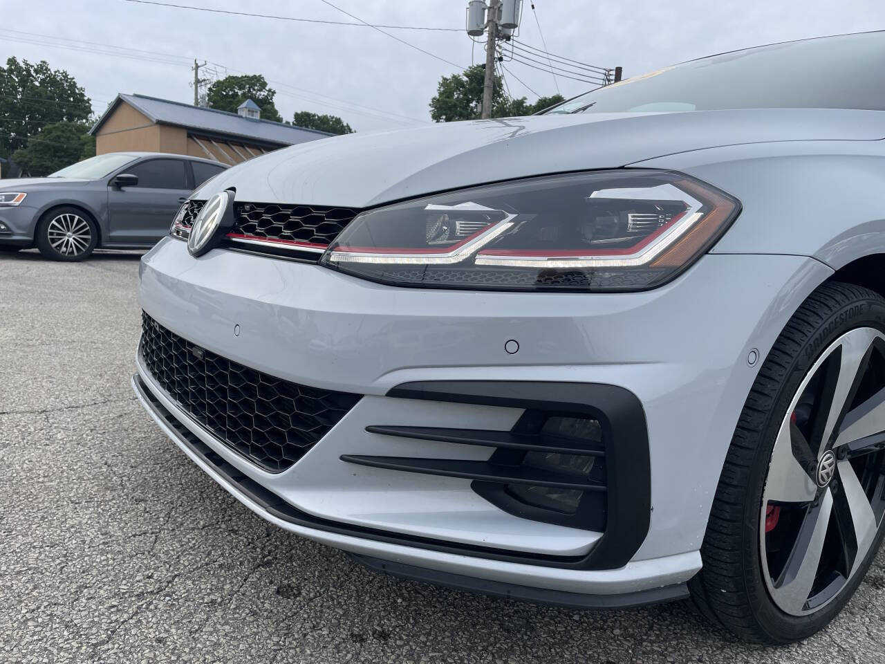 Used 2019 Volkswagen Golf 4-Door FWD image 9