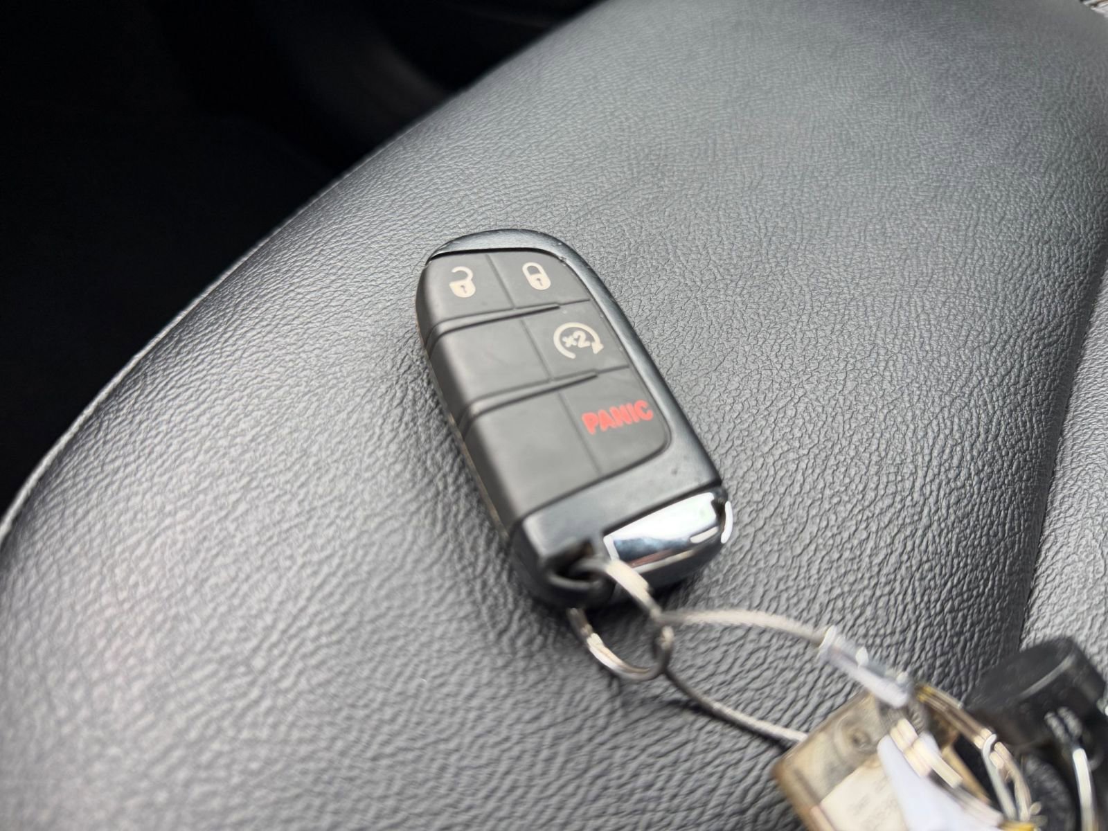 Used 2025 Jeep Compass Limited image 21