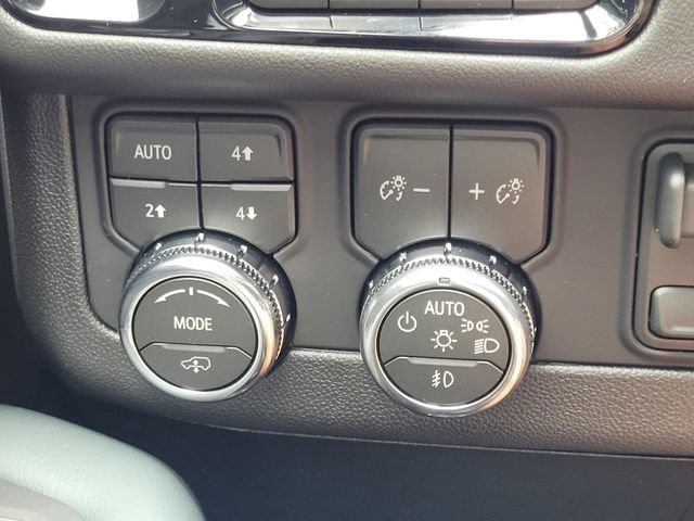 New 2026 GMC Yukon AT4 w/ AT4 Premium Plus Package image 17