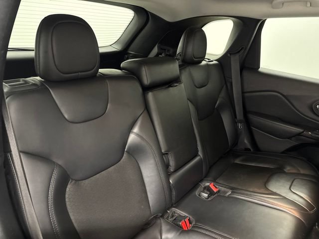Used 2020 Jeep Cherokee Latitude Plus AWD/4WD image 24