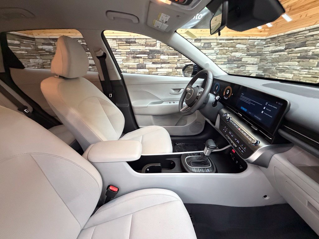 Certified 2024 Hyundai Kona SEL AWD/4WD image 33