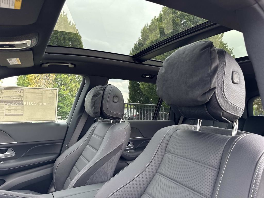 New 2026 Mercedes-Benz GLS 580 4MATIC image 19
