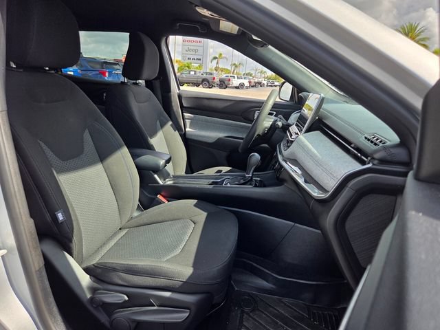 Used 2024 Jeep Compass Sport AWD/4WD image 16
