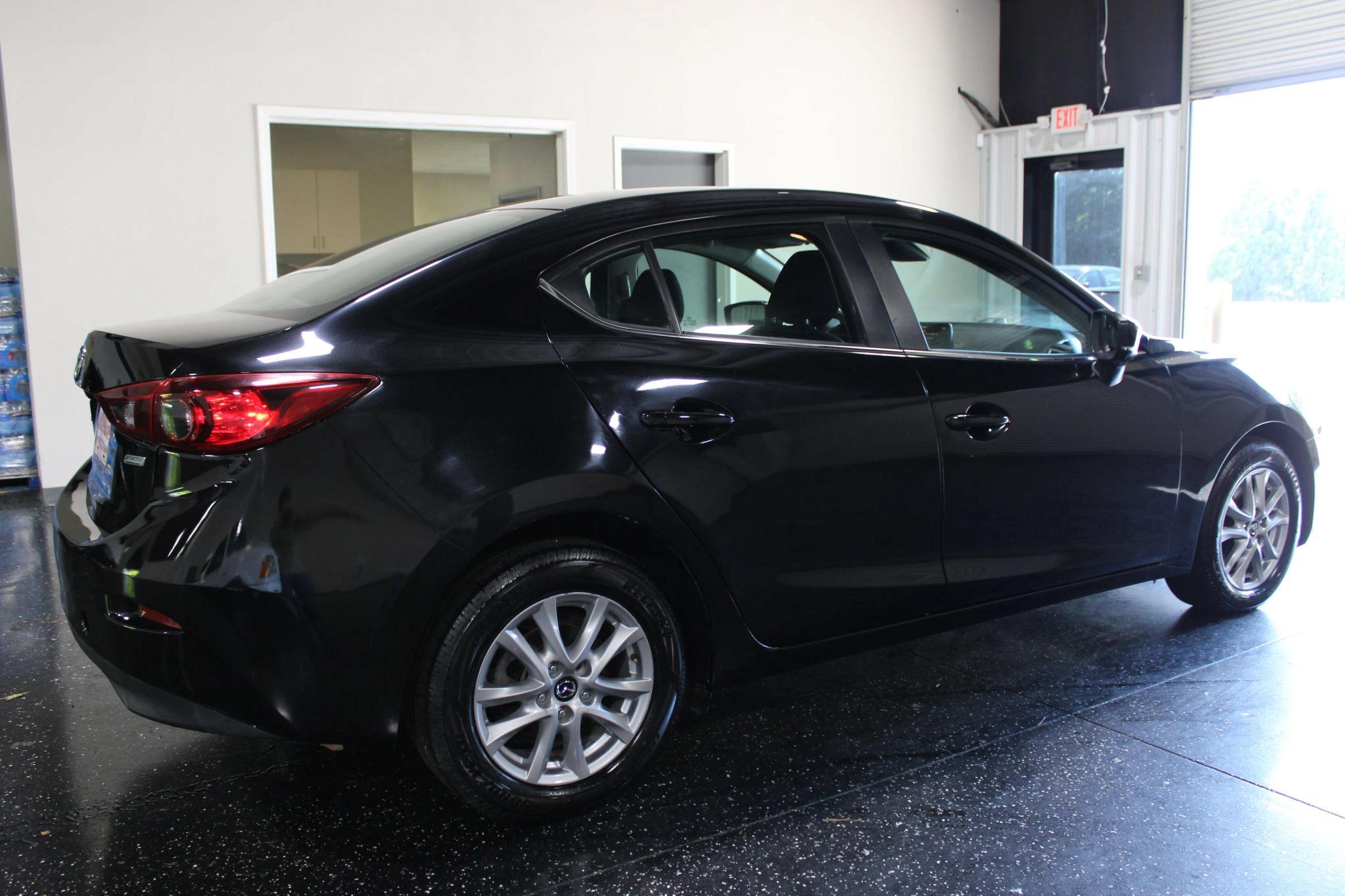 Used 2018 MAZDA MAZDA3 Sport w/ Preferred Equipment Package FWD image 3