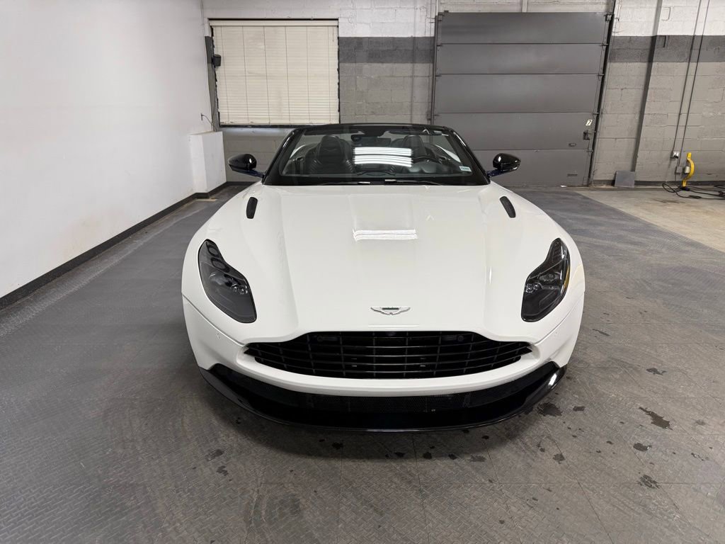 Used 2019 Aston Martin DB11 Volante image 3