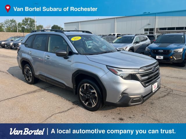 Used 2025 Subaru Forester Limited AWD/4WD image 7