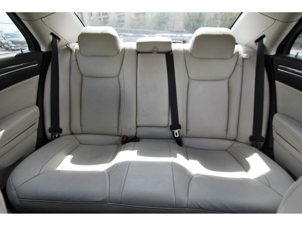 Used 2017 Chrysler 300 Limited image 16