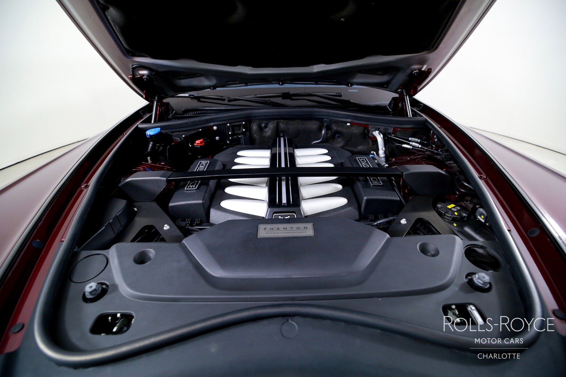 Used 2019 Rolls-Royce Phantom Sedan image 38