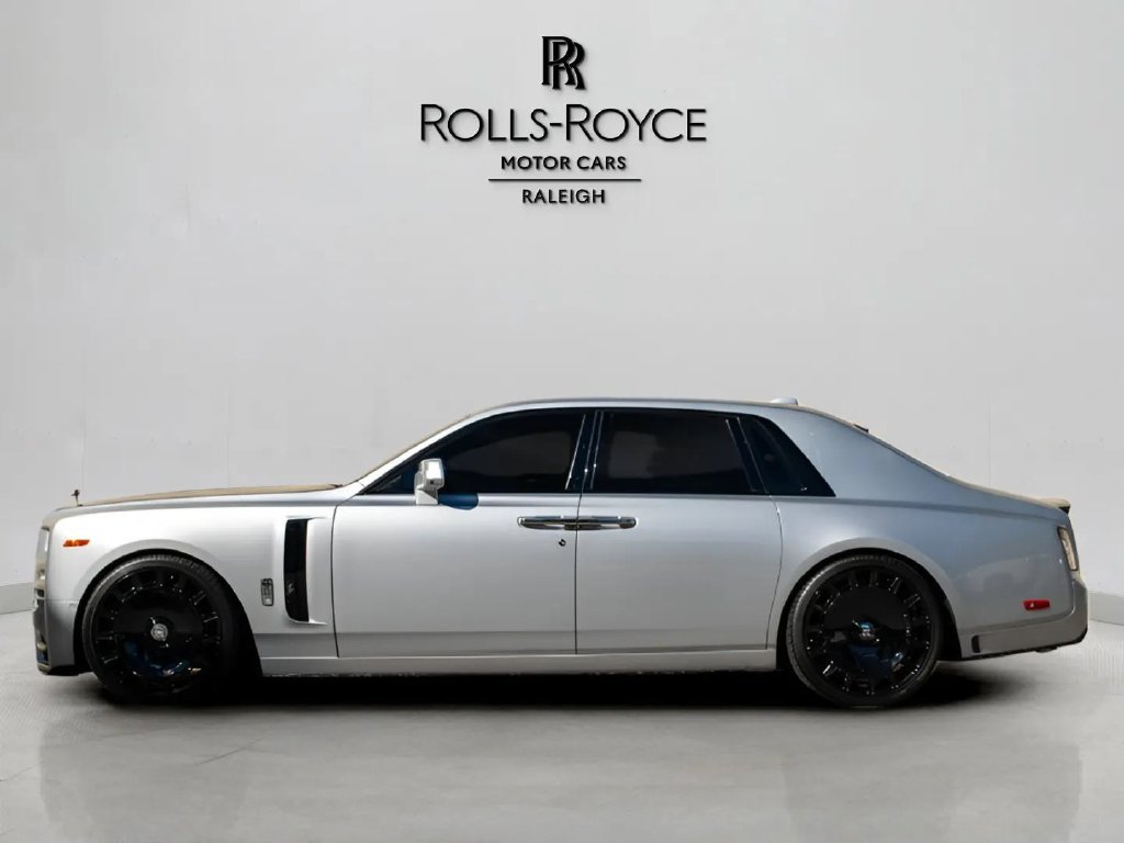 Used 2024 Rolls-Royce Phantom Sedan RWD image 4