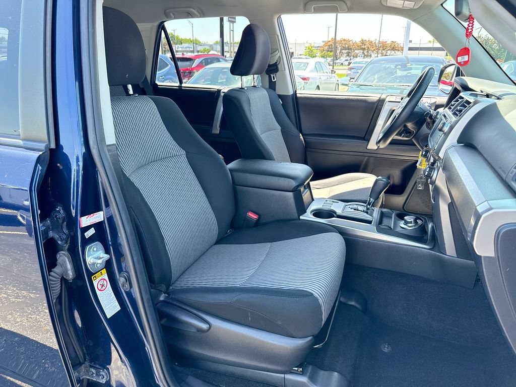 Used 2016 Toyota 4Runner SR5 AWD/4WD image 24