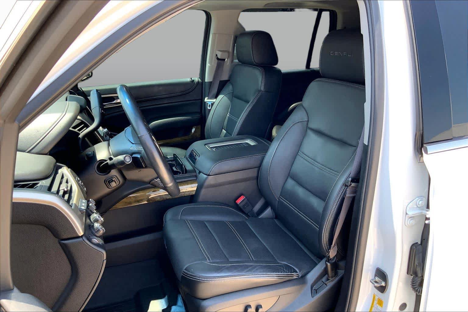 Used 2016 GMC Yukon Denali w/ Open Road Package AWD/4WD image 8
