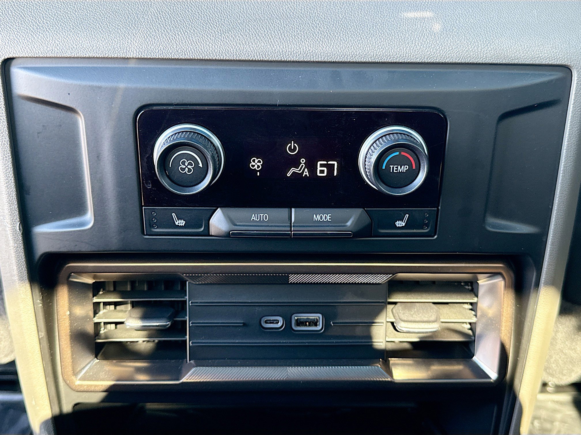 Used 2025 GMC Hummer EV 2X w/ LPO, Dark Essentials Package image 21