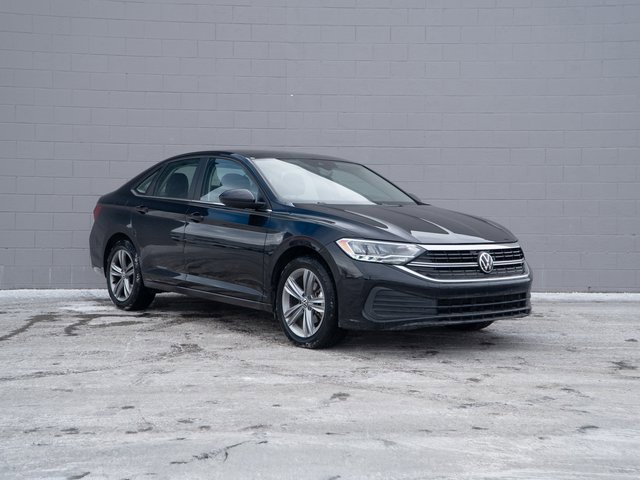 Certified 2024 Volkswagen Jetta SE w/ Panoramic Sunroof Package image 9