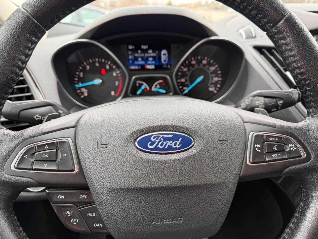 Used 2017 Ford Escape Titanium image 22