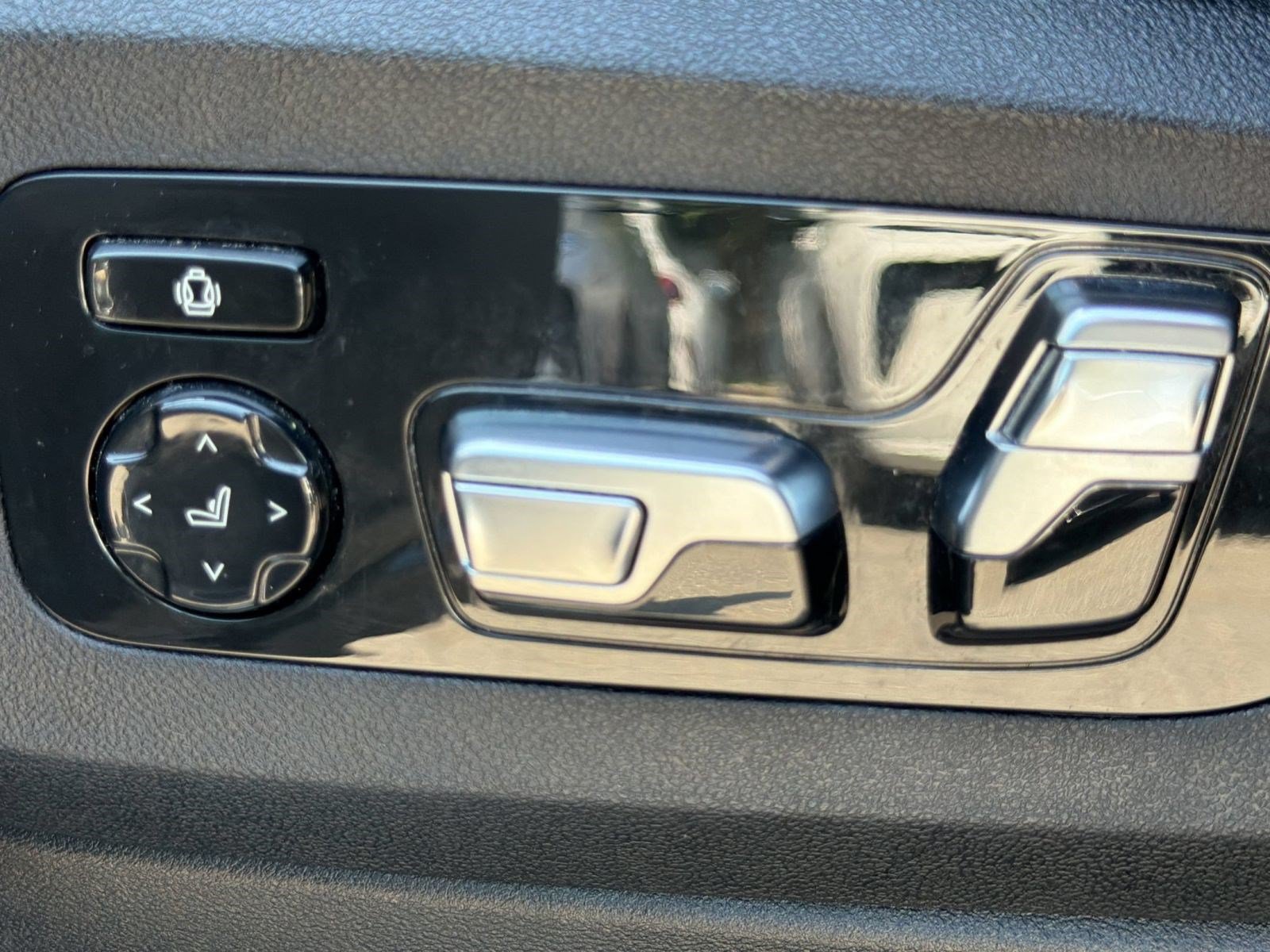 Used 2025 BMW X5 xDrive40i AWD/4WD image 15