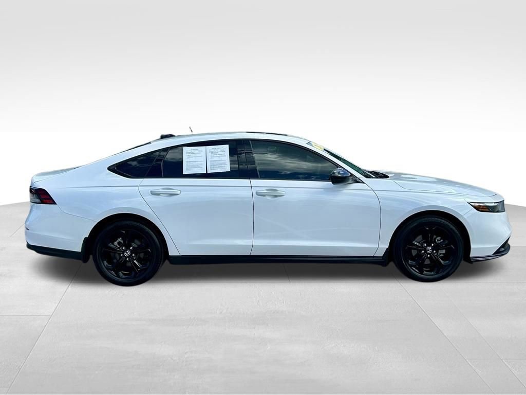 Used 2025 Honda Accord SE image 4