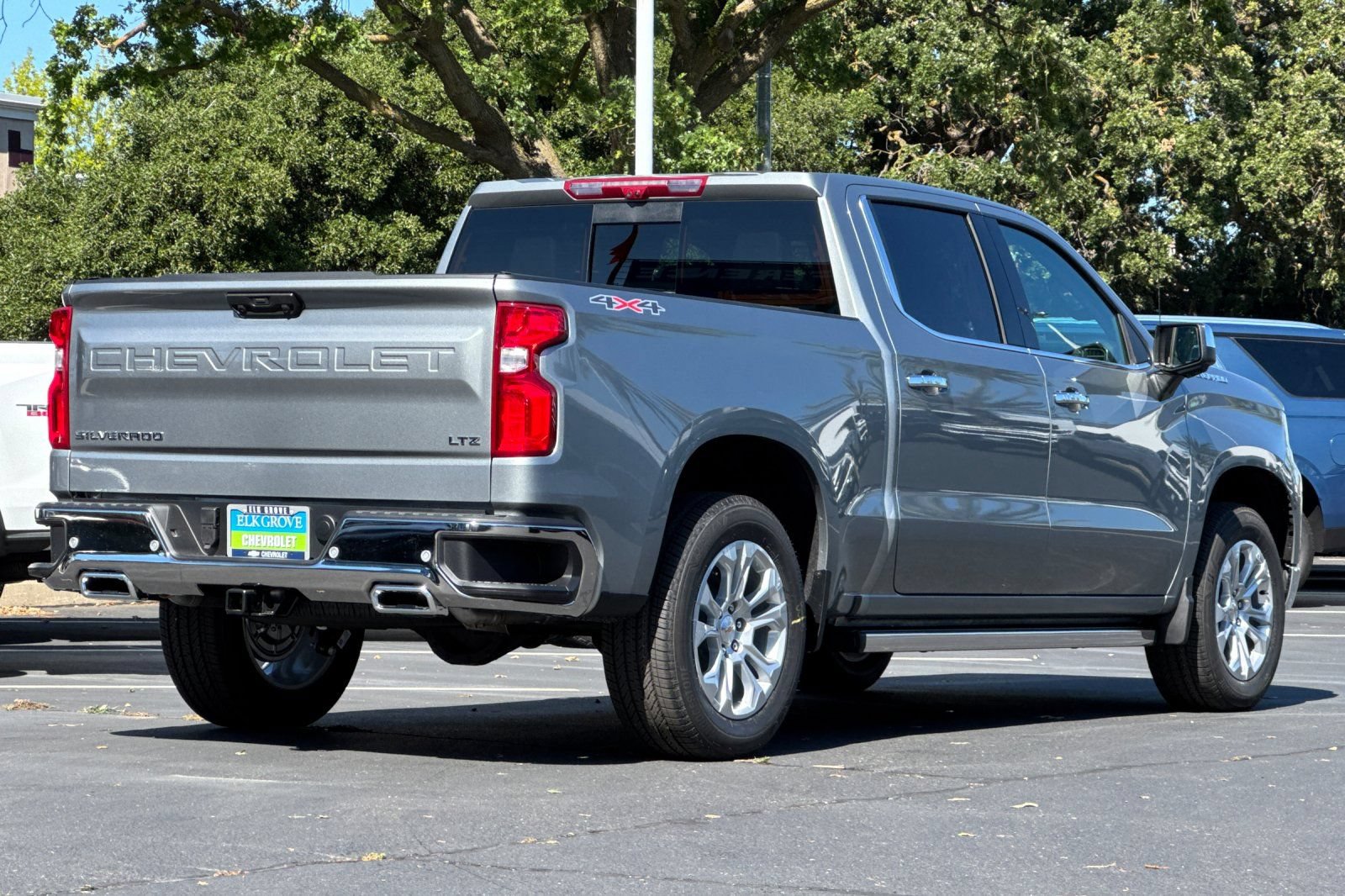 New 2026 Chevrolet Silverado 1500 LTZ w/ LTZ Premium Package AWD/4WD image 3