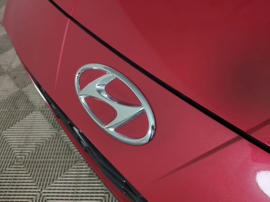 Certified 2022 Hyundai Elantra SE image 13