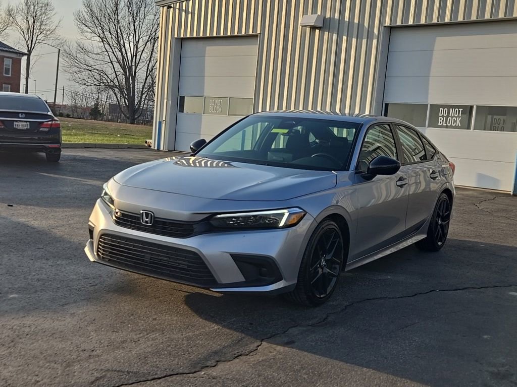 Used 2025 Honda Accord Sport image 3