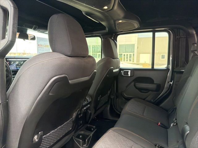 Used 2024 Jeep Gladiator Mojave w/ Convenience Group image 38