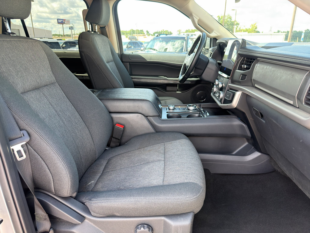 Used 2024 Ford Expedition XLT AWD/4WD image 25